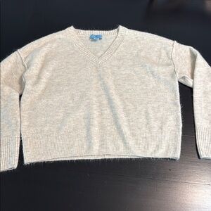 CeCe Cream V-Neck Sweater Soft Knit